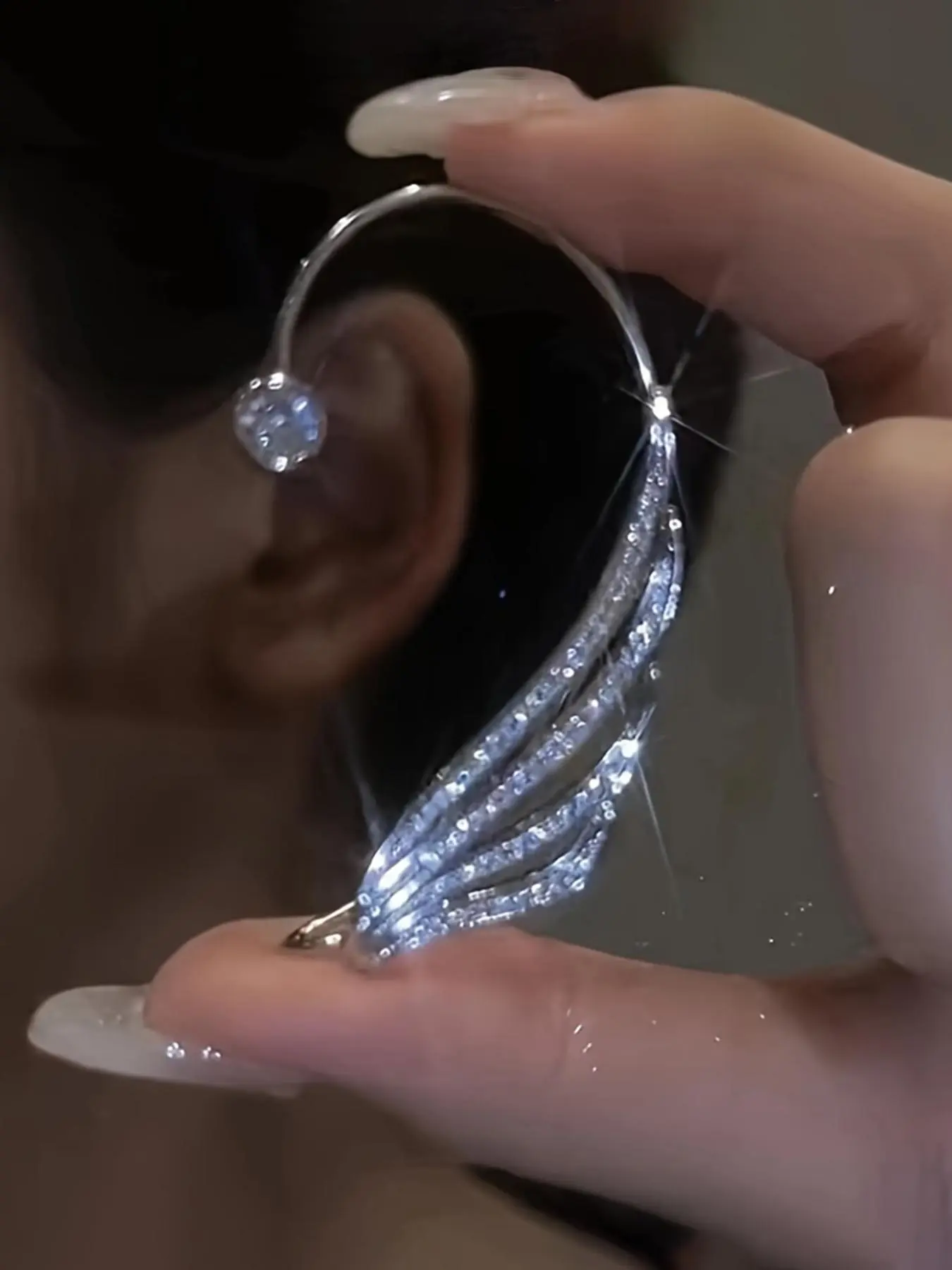 Trendy Hip Hop Style Luxurious Diamond Studded Angel Wings Ear Cuffs, Ear Clip, Non-Pierced Fashion Earrings for Unique Style, Perfect for Parties & Daily Wear, Non Piercing Jewelry