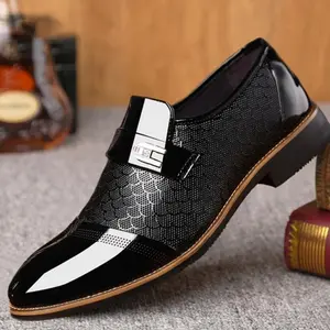 Men's embossed shoe covers, men's casual shoes, 38-50 large size casual formal men's shoes, comfortable and fashionable