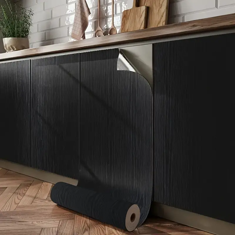 A roll of wood grain self-adhesive wallpaper unique black and white wood grain self-adhesive wallpaper, easy peeling and sticky kitchen countertops, bathrooms, desks, appliances, cabinet doors and wardrobe furniture remodeling contact paper