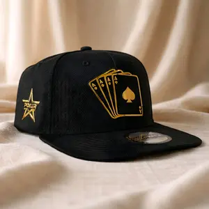 Gorra Negra Snapback 4 ases Poker en alta densidad 3D dorado platinado talla ajustable para estilo urbano