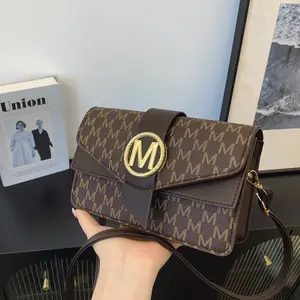 Maxoner Retro Letter Buckle Graphic Crossbody Bag Women's Flap Shoulder Bag Trendy Square Handbag Purse Luxury Designer Outdoor Fun Messenger Bag