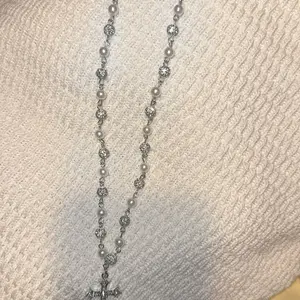 Vintage-Style Faux Pearl Necklace with Rhinestone Cross Pendant, Men's Hip Hop Punk Jewelry, Bling Faux Pearl Chain Necklace