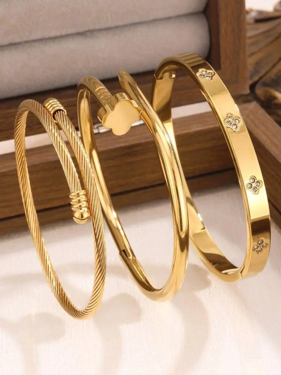 New Fashion High Quality Stainless Steel Flower Zirconia Women's Bangle Bracelet Jewelry Set, Suitable For Daily Wear, Gift For Her