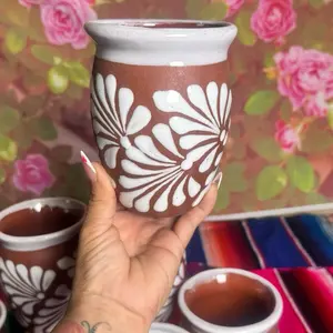 Cantarito relieve mediano color terracota blanco