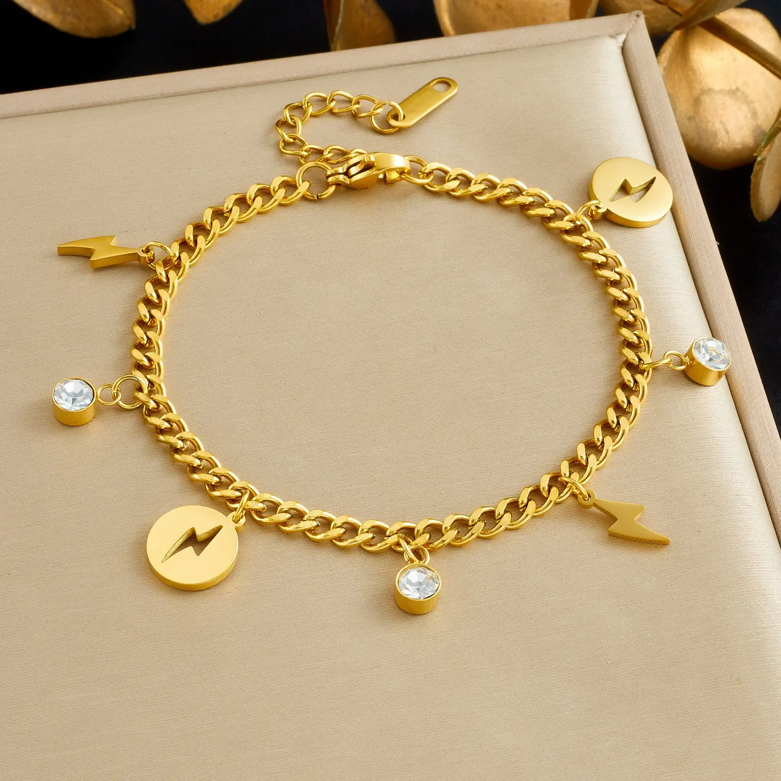 Women's Gold-Plated Stainless Steel Chain Bracelet - Diamond Studs Lightning Bolt Round Pendant, 1-Piece Simple Versatile Female Wear, Ideal Travel Gift