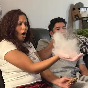 Mist Bubble Machine for Kids – Elastic Bubble Fog Wand, Smoke Bubble Sword, Interactive STEM Toy with Lights & Music, Parent-Child Fun, Outdoor Summer Play, Birthday Gift for Boys & Girls