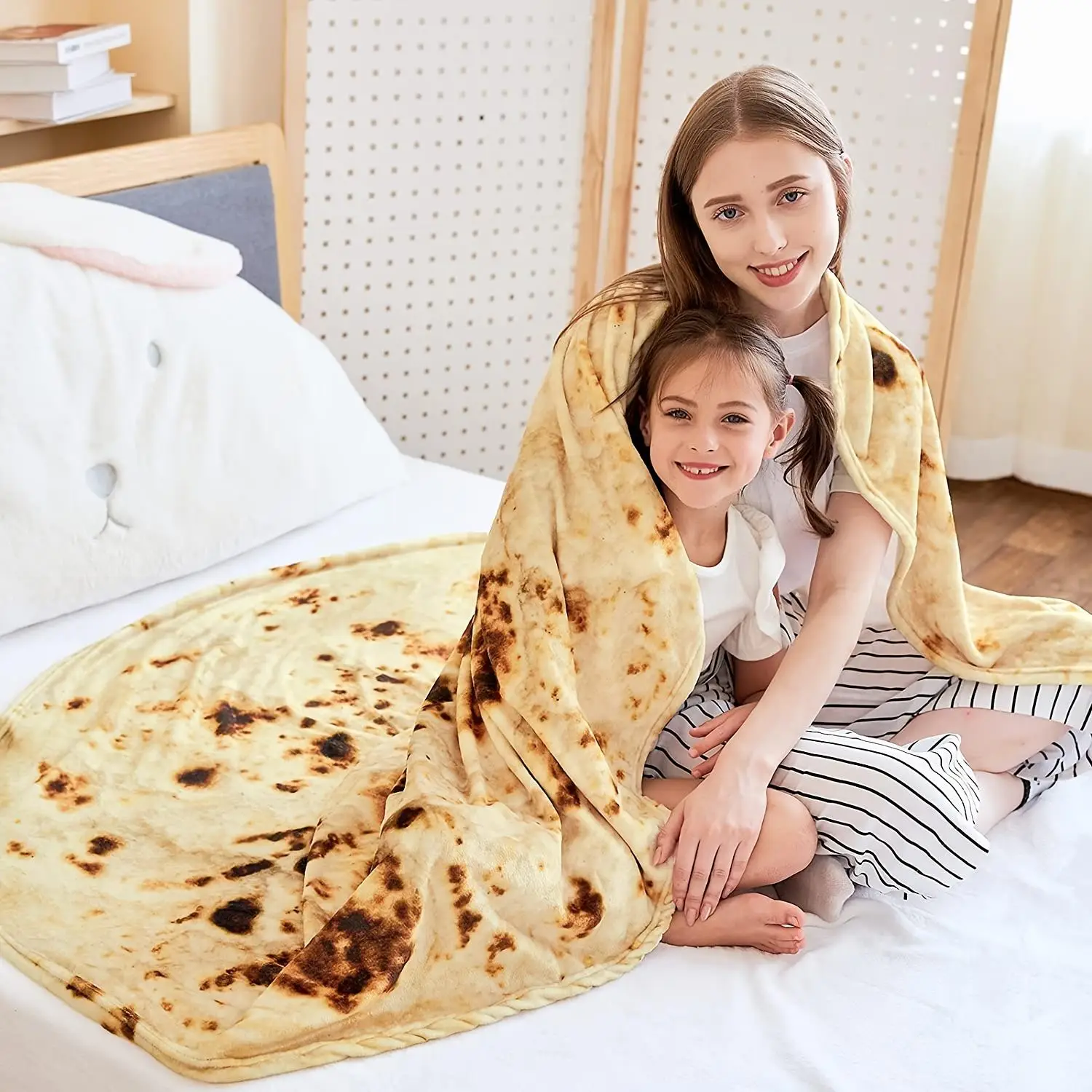 Room Decor Tortilla Wrap Flannel Blanket, Funny Realistic Food Round Blanket, Novelty Burrito Throw Blanket for Adults Kids with Storage Bag, Room Bed