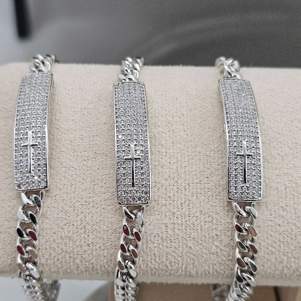 (80) silver bracelet XP quality. 7.5 inch.. (80) silver bracelet XP quality. 7.5 inch..