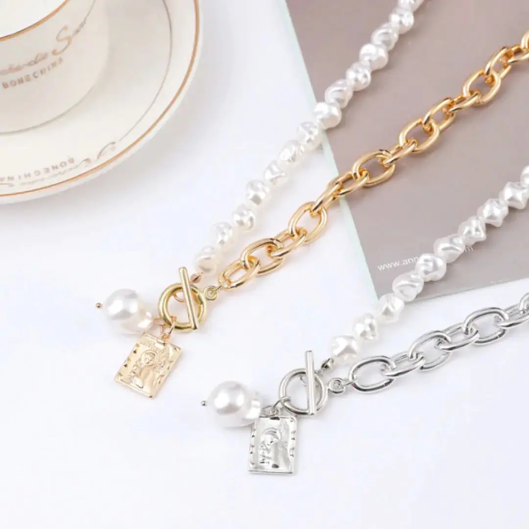 Mac Necklace - Fashion Accessory for Women - Jewelry