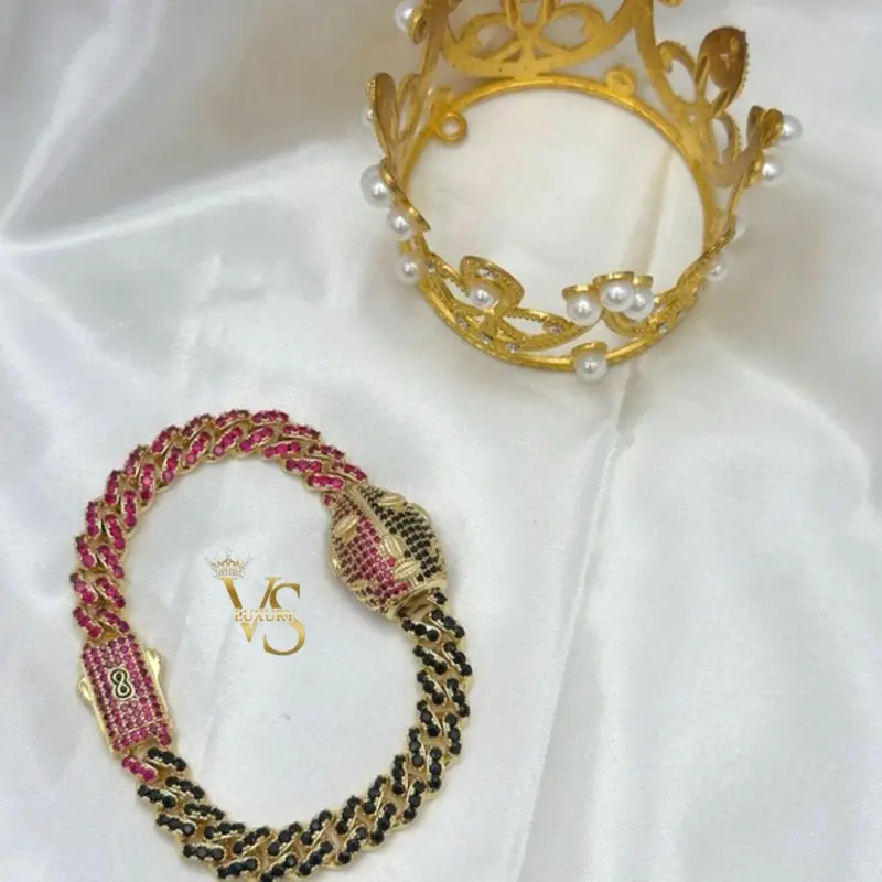 Valdes Luxury – Elegua Bracelet 14K Gold Plated Laminated Finish Red & Black Stone Design
