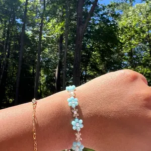 Blue daisy ViralBySelena Customizable Beaded Bracelet with Adjustable chain and Gold Accents, Versatile Accessory for Adults