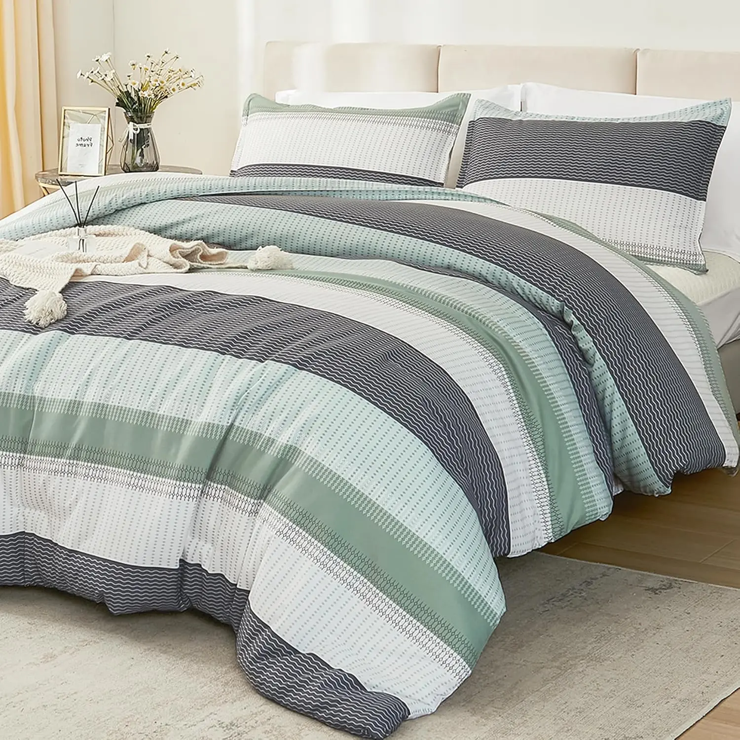 California King Comforter Sage Green - 3 Cal King Oversized Lightweight Summer Green White Colorblock Stripe (104x96In, 2 Pillowcases)