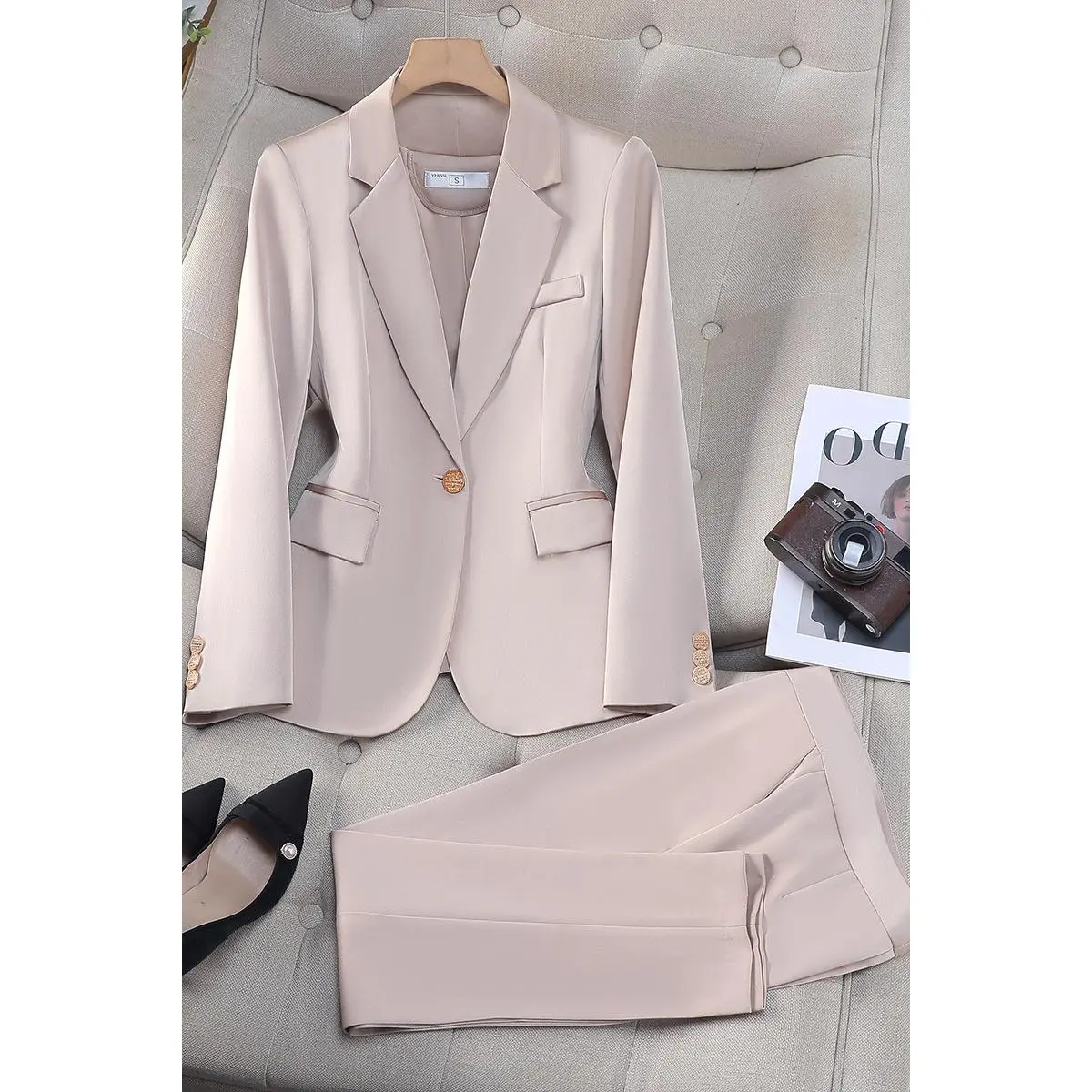 9569 Apricot colored suit+pants made of