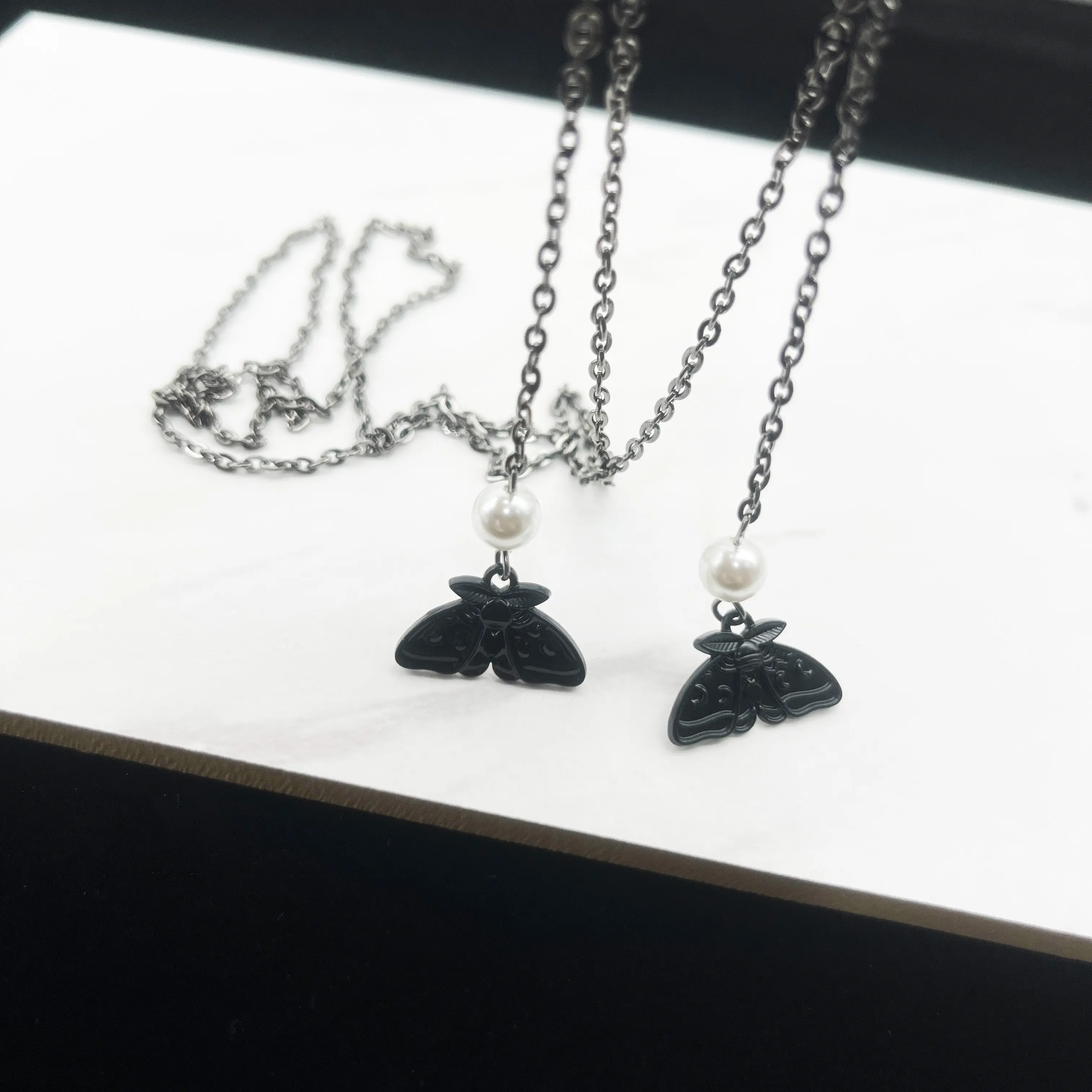Moth Eyeglass Chain Moth pendant eyeglass chain, fashionable women main image 2