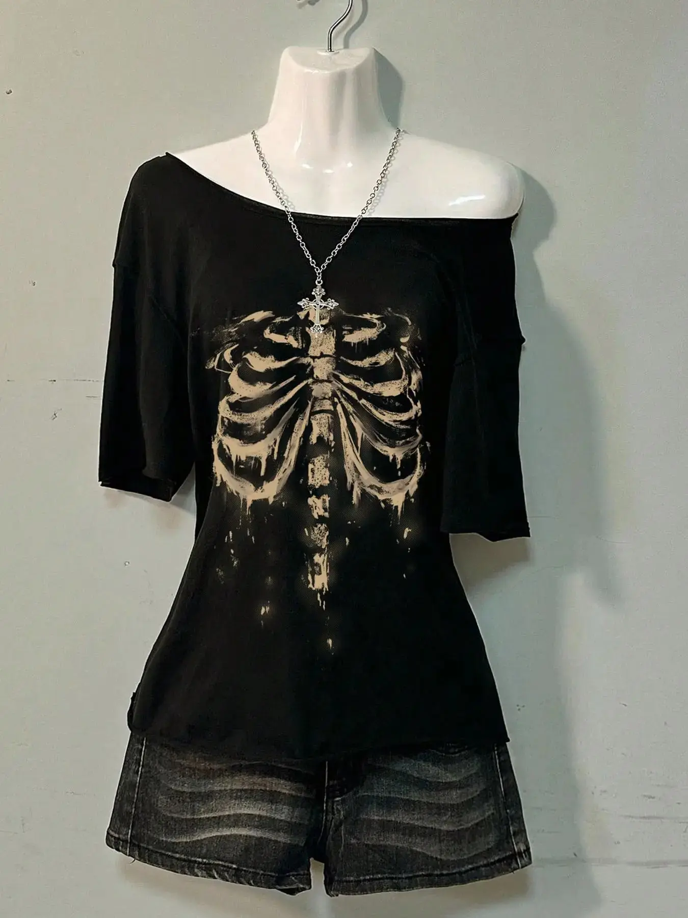 Women's One-Shoulder T-Shirt Top, Y2K Millennial Aesthetic, Dark Gothic Style, Casual, Streetwear Vintage Ribcage Print, Fall & Winter Fashion, Perfect for Music Festivals