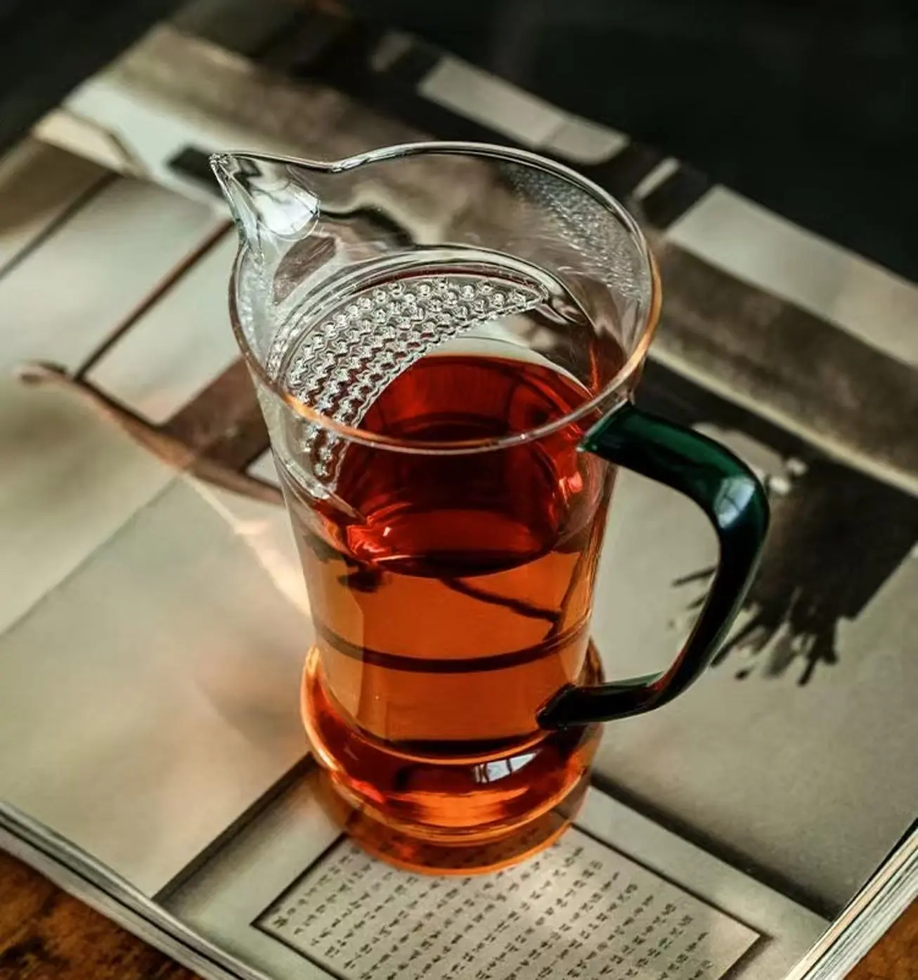All-in-One Moon Glass Cup Thickened Tea Cup with Filter Crescent-Shaped Tea Cup Large-Capacity Tea Infuser 500ML