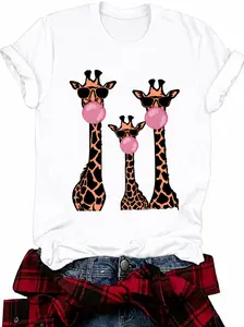 Women's Giraffe Print Round Neck Fitted Tee, Fashion Chic Casual Crew Neck T-Shirt for Daily Holiday Outdoor Wear, Ladies Clothes for Summer, Womenswear