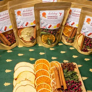 3pcs Simmer Pot Kit for Stove made with natural ingredients, ideal for home fragrancing, air purification, odor elimination, creating festive ambiance, and relaxation. Also makes an excellent holiday gift.