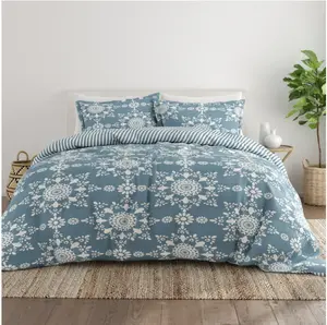 Noble Linens 3-Piece Light Blue Daisy Medallion Reversible Print Comforter Set, King/CalKing