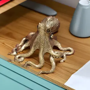 Octopus Shaped Brass Ornament, Modern Desktop Decoration, Collectible Figurines, Solid Copper Animal Statue for Home Office Desk, Home Decor Supplies