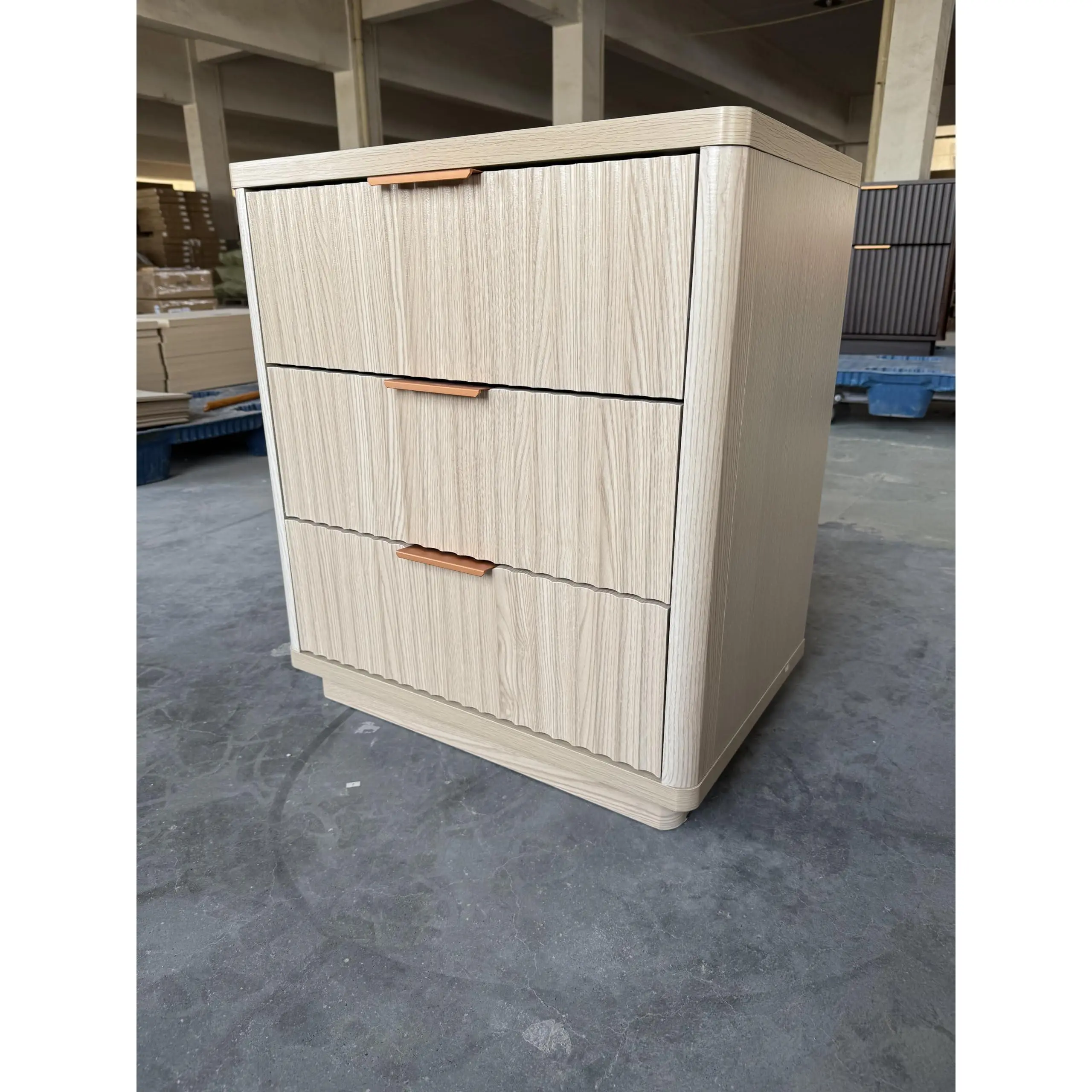 Modern Bedside Cabinet with 3 Spacious Drawers and Built-in Charging Station - Light Wood Bedside Table - Bedroom Furniture - Sleek Design - US Standard