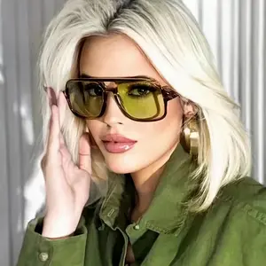 Chic Oversized Square Fashion Glasses for Women - Retro Style, Anti-Glare Lens, Durable PC Frame, Perfect Beach & Party