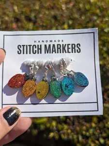 Christmas Lights Stitch Markers - Holiday progress keeper, glitter crochet gift, knitting notion, holographic glitter