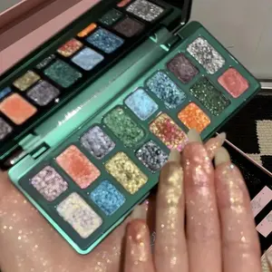 16 Colors Full Flash Pearl High Pigment Eyeshadow Palette,Green Multicolor Eyeshadow,Create A High Cold Deep Look, Carnival
