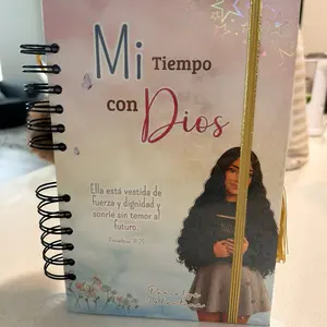 Devocional Cristiano en Español  | Diario Bíblico para Mujeres | Planificador Espiritual | Estudio Bíblico Diario