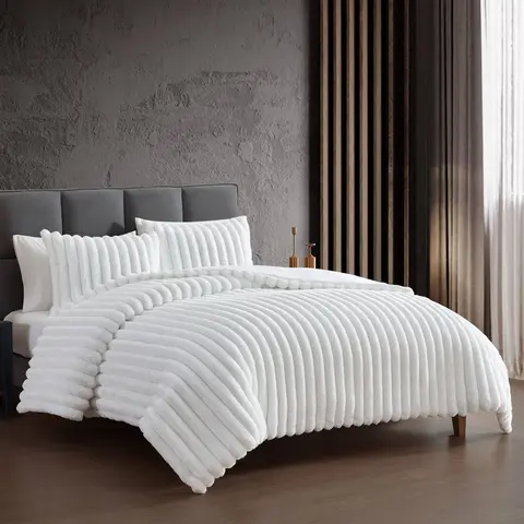 Hallmart Collectibles Queen 3pc Comfy Bedspread Set - Polyester Quilt, Channel Textured Bedding, Soft Cuddle-Friendly Shams for Bedroom Decor, Home Bedding Sets