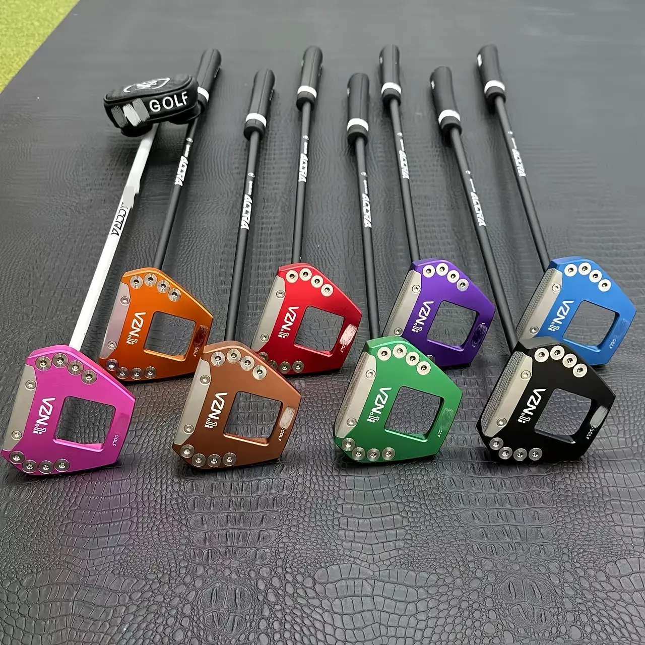 2026 new golf putter, 1-piece set, available in multiple colors, with lengths to choose from: 32/33/34/35/36inch, high-definition precision aiming line, balanced club face, comes with a protective cap