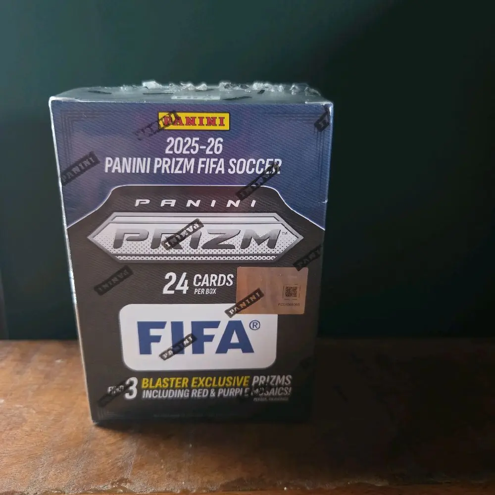 Panini Prizm FIFA Soccer Trading Card Blaster Pack (1)