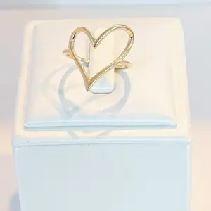 Heart Ring - Elegant Gold-Tone Open Heart Design for Women's Fashion Jewelry