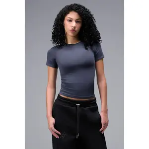 Essential Seamless T Shirt
