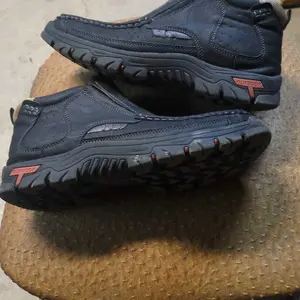 GREKS Men's Slip-On Boots Casual Everyday Wear for Fall Black Walking Shoes