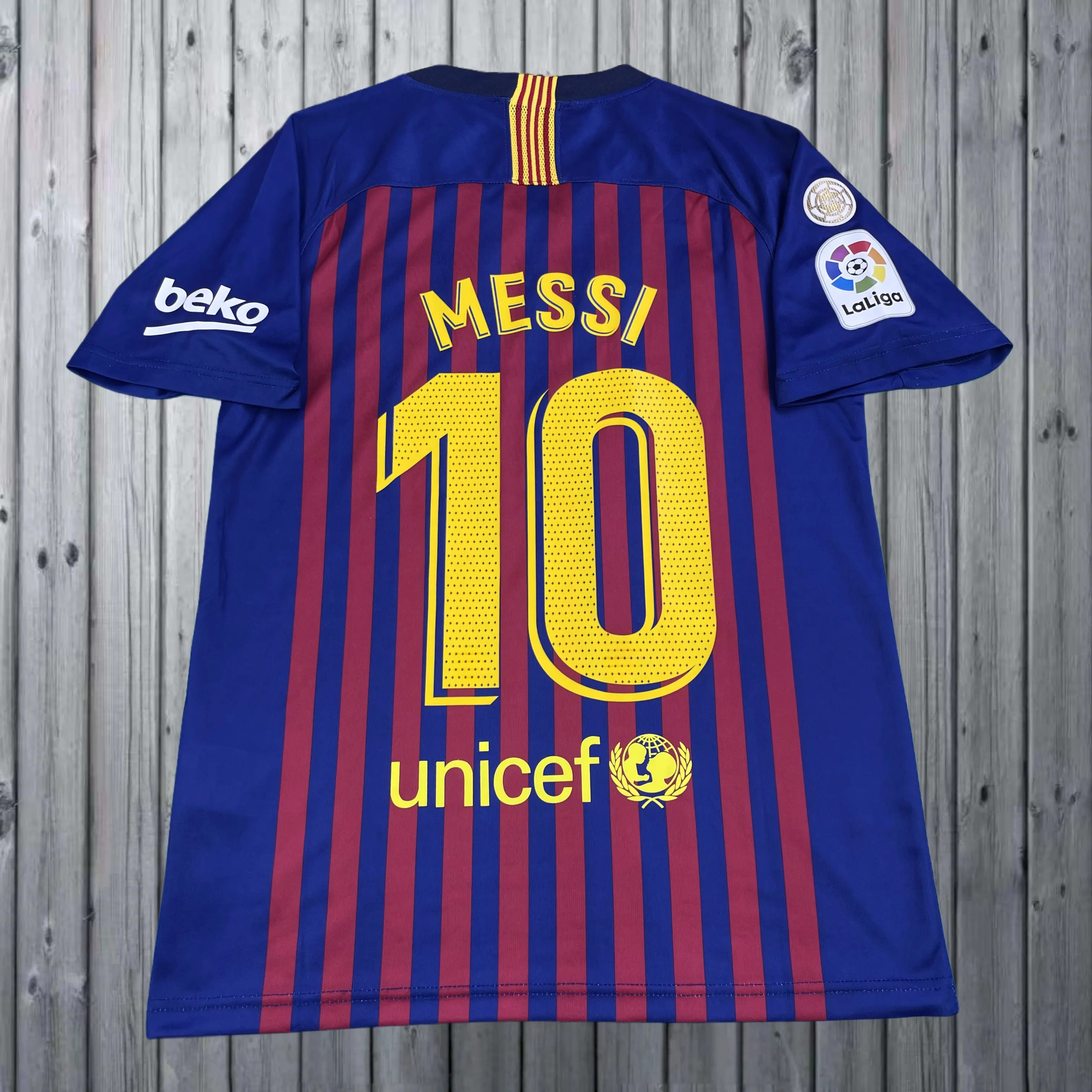 18-19 season home jersey red and blue short-sleeved No. 10 Messi football jersey