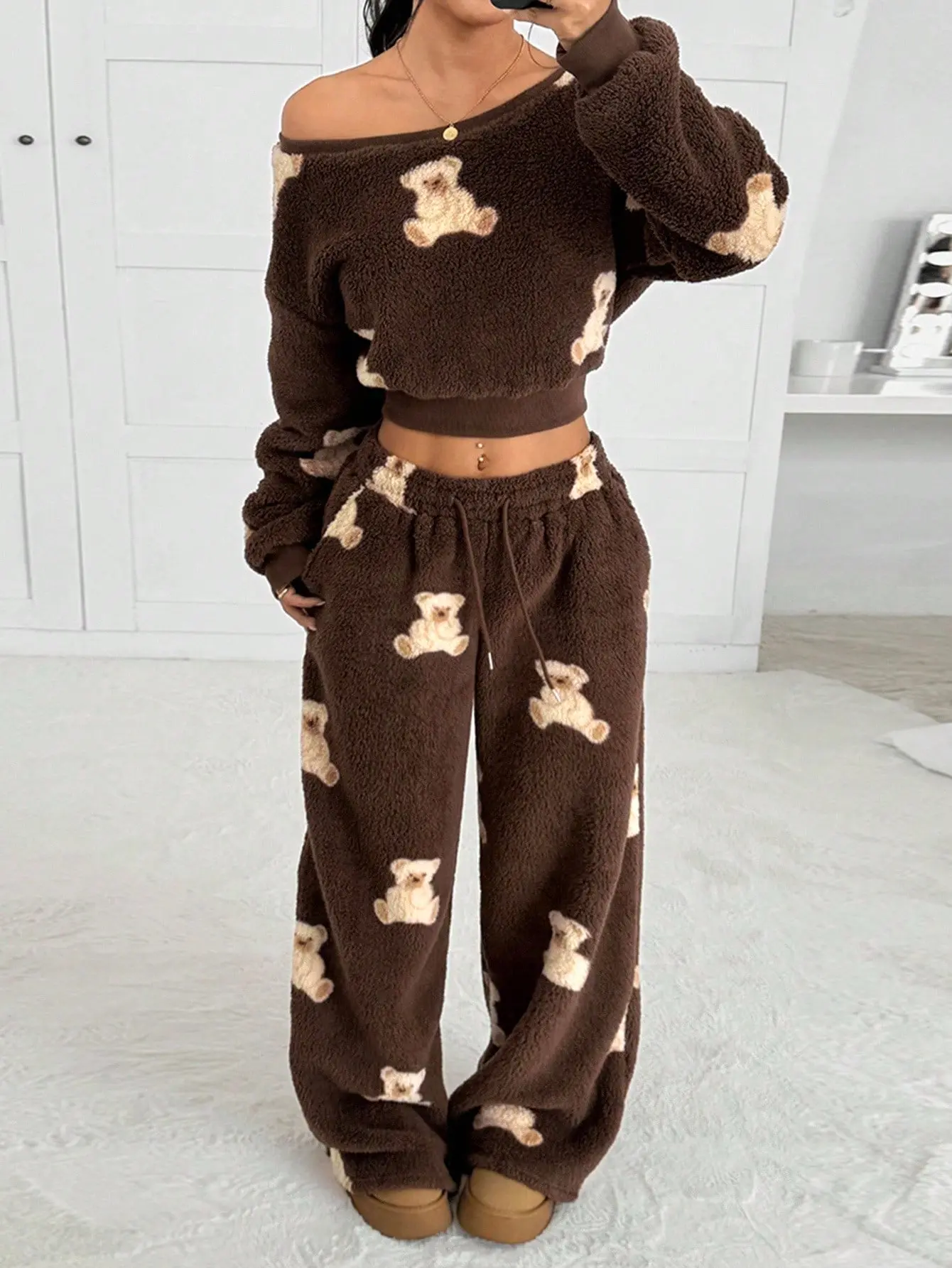 CovetEZ Women’s Brown Teddy Bear Print Fleece Sweatshirt & Pants Set – Fuzzy Two-Piece Autumn/Winter Outfit, Cozy Loungewear & Casual Street Style