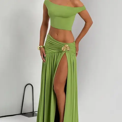 Women's Two-piece Solid Color One Shoulder Sleeveless Tank Top Bodycon Side Split Metal Flower Stitched Ruched Long Skirt Sets, Strapless Backless Irregular Hem Cropped Tube Tops with Pleated Slit Skirts, Ladies Party Holiday Elegant Aesthetic Set