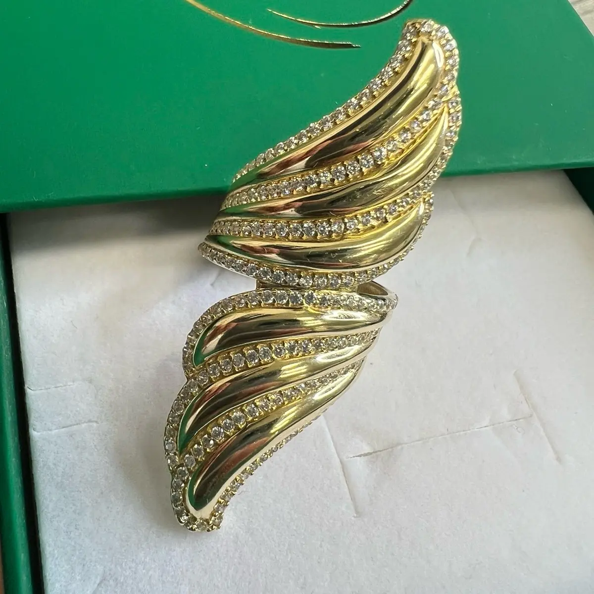 Angel wings ring