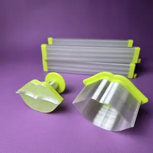 Cake Pop Cutter - Lips Shape (Embossed)