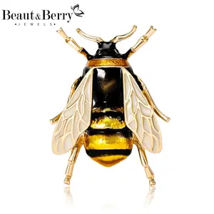 Beaut&Berry Trendy Cute Bee Brooches for Women Unisex Insect Pins Casual Party Accessories New Year Gifts Friends Decoration