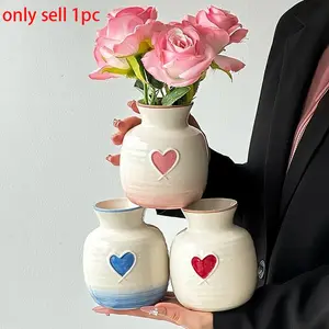 Mini Heart Gradient Vase Ceramic Material Round Mouth Flower Pot Elegant Home Decor Desktop Plant Holder Modern Style Suitable for Weddings Parties