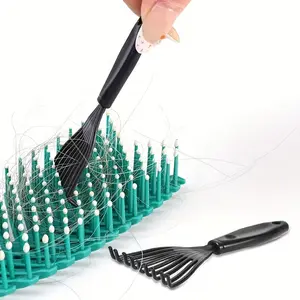 Mini Plastic Cleaner Comb with Embedded Brush, Hair Removal Tool for Home Use, Handheld Cleaning Brush and Beauty Tool Accessory, Versatile Cleaning Tool