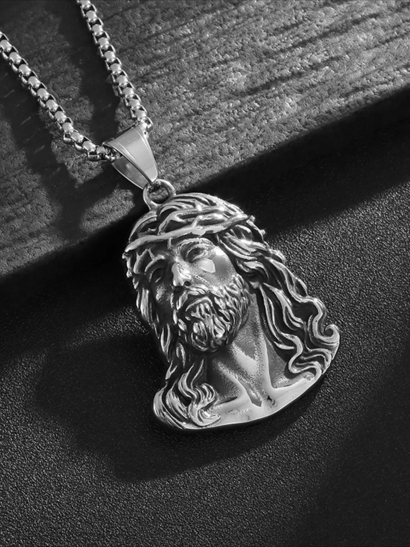 Classic Stainless Steel Jesus Head Pendant Necklace, Religious Faith Necklace, & Silver Color, Unisex Hip Hop Style, Waterproof Jewelry, Street Fashion Accessory, Fashion Cool Accessories