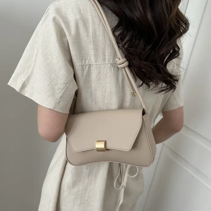 Elegant Flap Shoulder Bag with Knotted Strap and  Hardware, Chic Minimalist Handbag for Everyday & Occasions