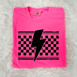 Neon Pink Checkered Lightning Bolt Graphic Tee, Trendy Comfy Everyday T-shirt, Soft Stylish Women’s Top