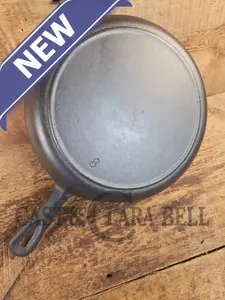 The Classic 8!  1940's early Hand Scribed Birmingham Stove & Range Red Mountain Series #8 Skillet