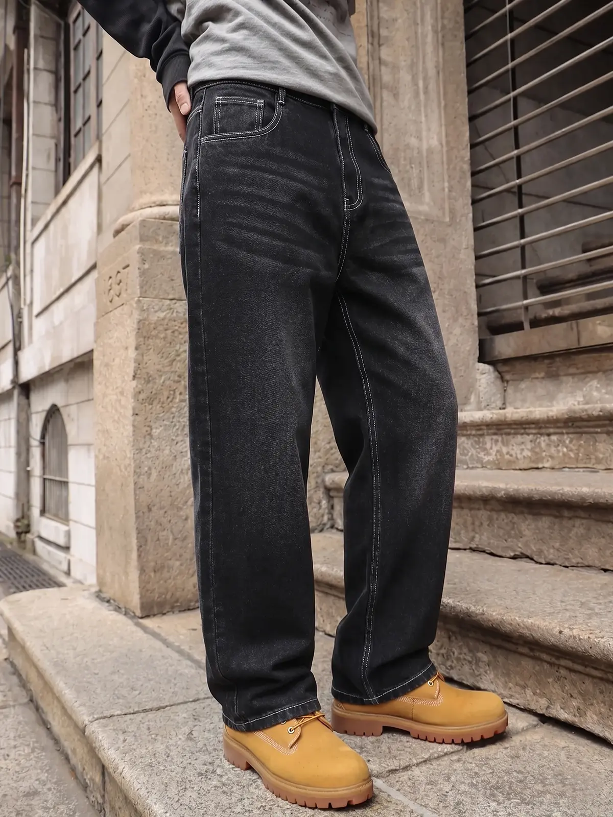 Men's denim jeans, men's long pants, men's cotton-blend denim jeans. Washed distressed loose straight jeans with a button front design, soft and comfortable. Suitable for everyday casual wear, commuting to work, weekend gatherings, outdoor activities, sho