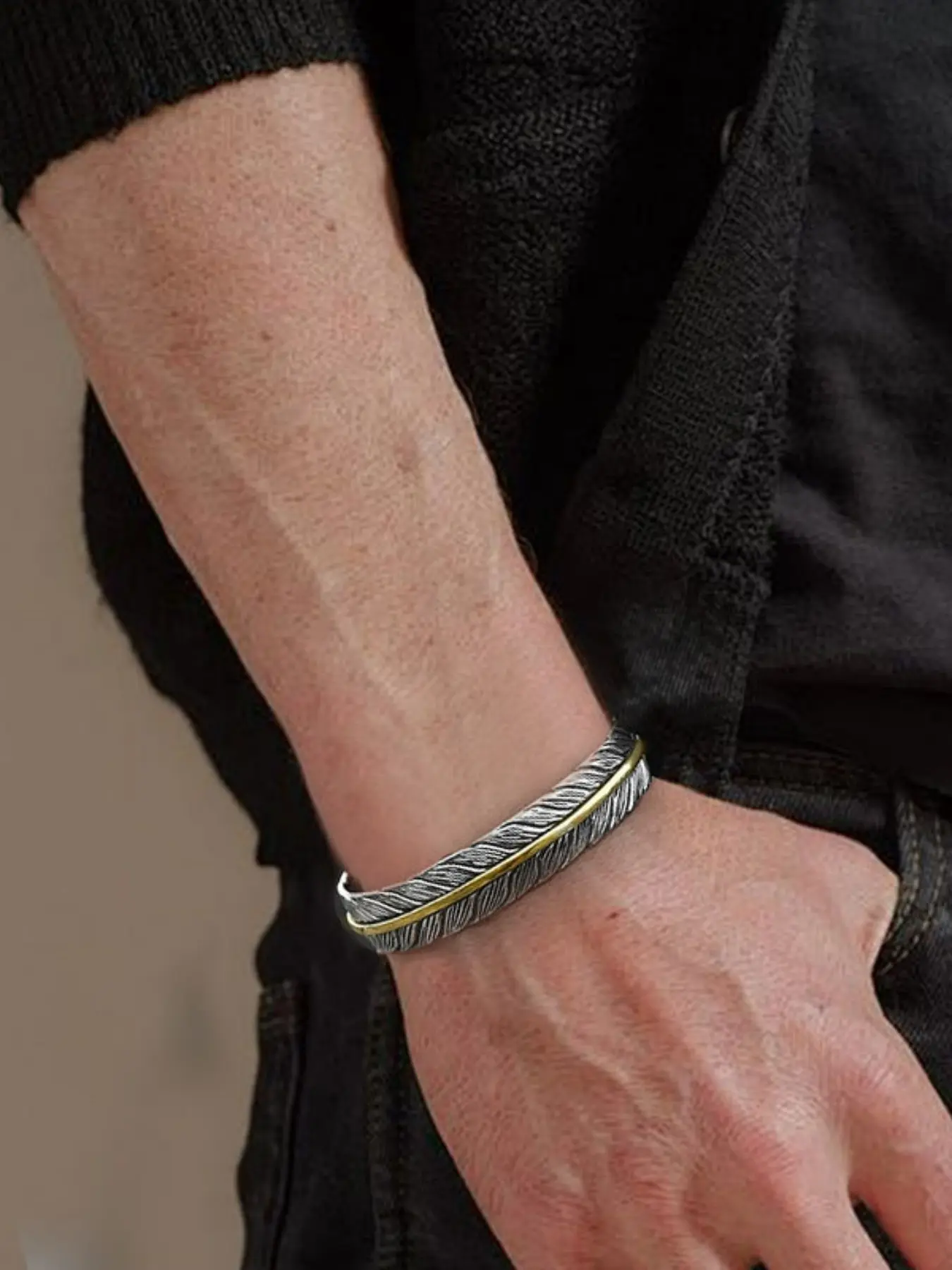Feather Bracelet Open Men's Fashion Unique Versatile Retro Wristband, Durable Bracelet, Stylish Accessory for Everyday Wear, Trendy Jewelry Gift Idea, Alloy Chain Bracelet, Open Design Bracelet, Vintage Bracelet, Elegant Minimalist Bangle