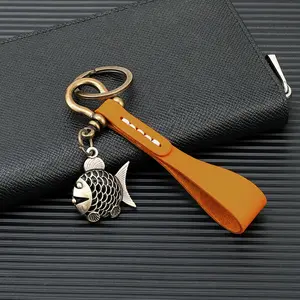 Retro Handmade Genuine Leather Keychain Metal Fish Shackle D Lock Clasp With Screw Rod For Men Women Auto Holder Gifts